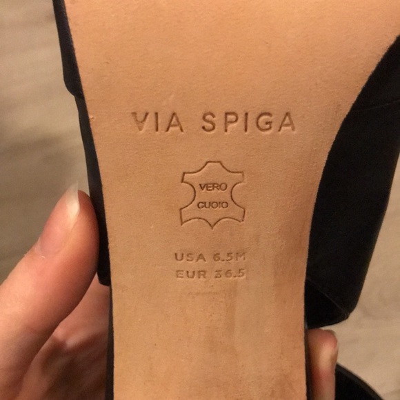 Black Via Spiga Heels - Picture 4 of 4